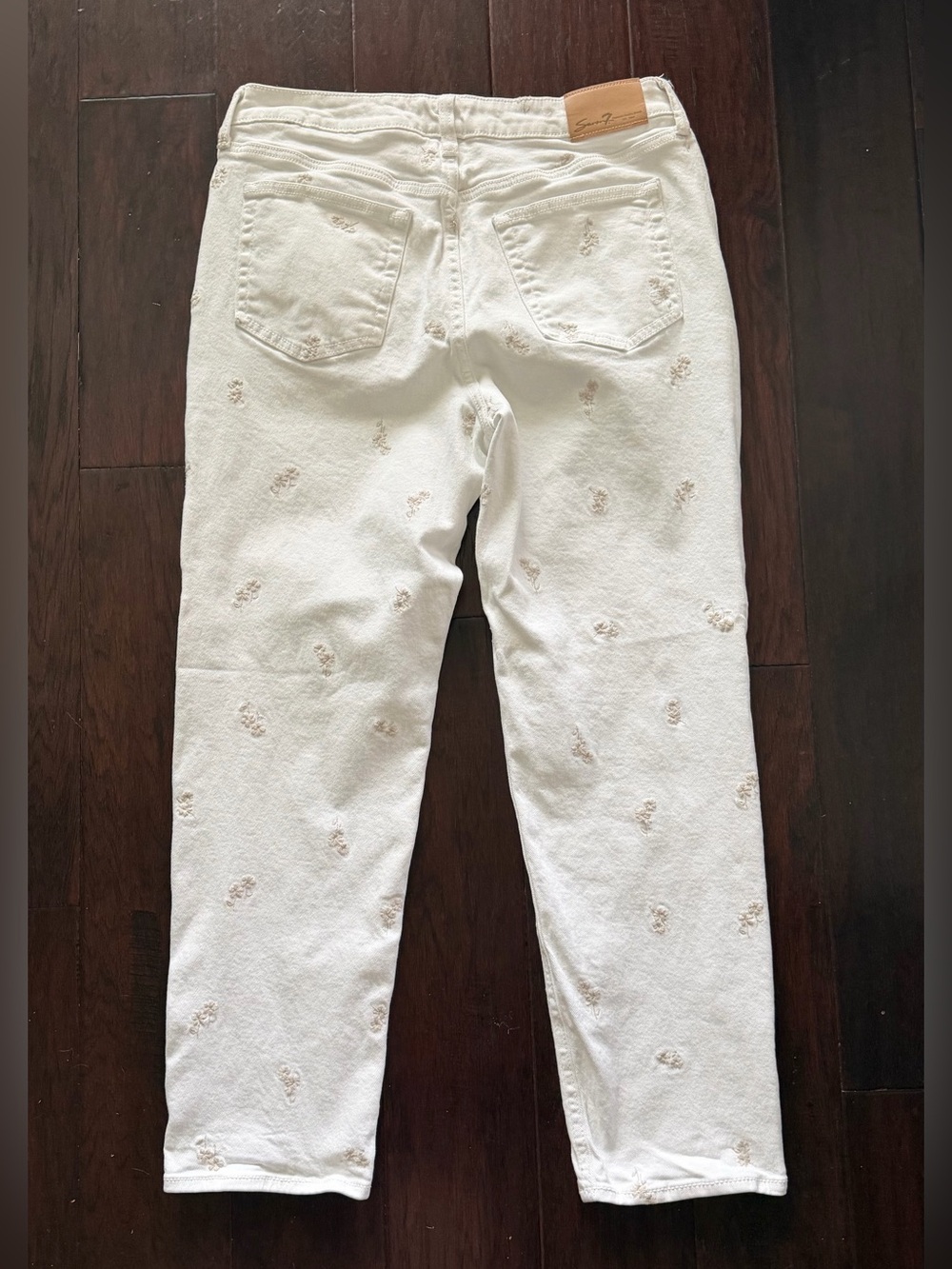 Seven7 White Straight-Leg Jeans with Subtle Beige Floral Embroidery Size 10 - Picture 4 of 11